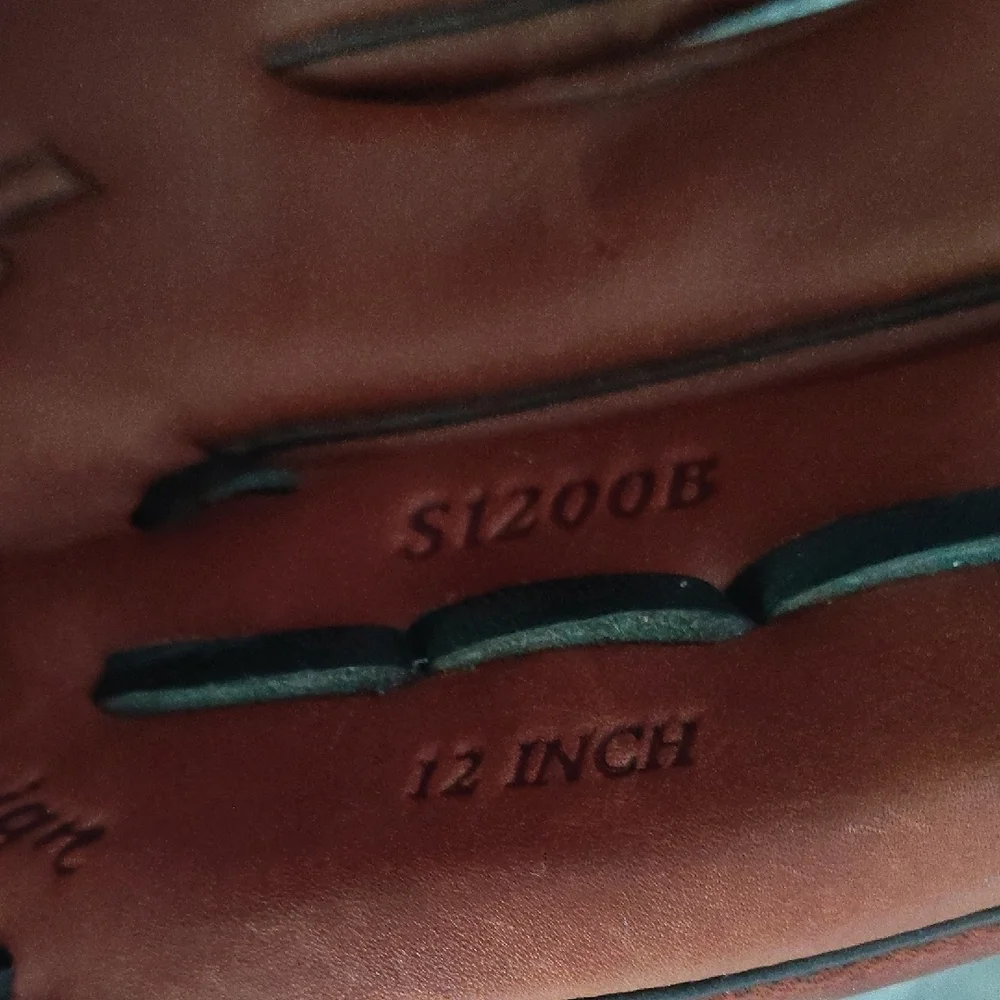 Rawlings Brown and Black Baseball Glove - Picture 4 of 6